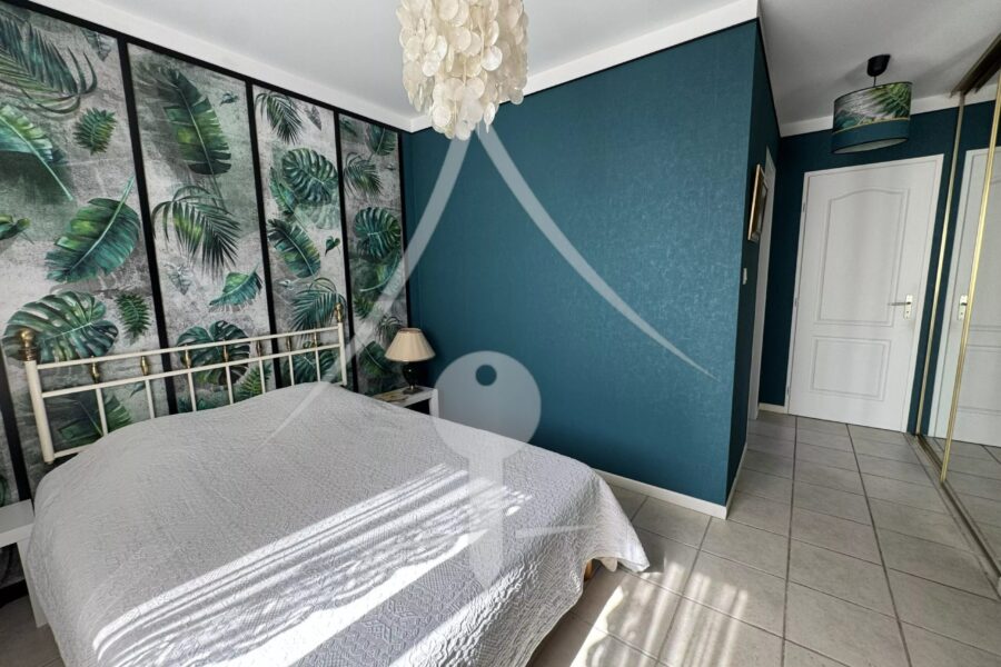 Maison à vendre à Saint-Hilaire — Vue parc & jardin — photo 12