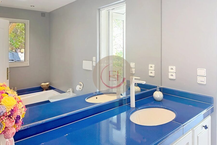 Maison à vendre à Les Adrets-de-l&rsquo;Estérel — Vue mer — photo 22