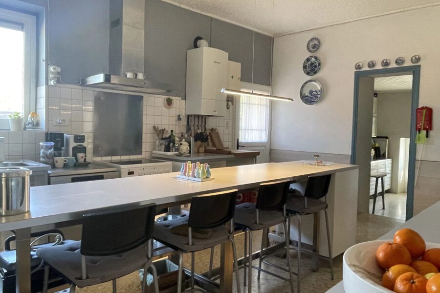 Maison à vendre à Saint-Léger-de-Fougeret — Vue montagne — photo 10