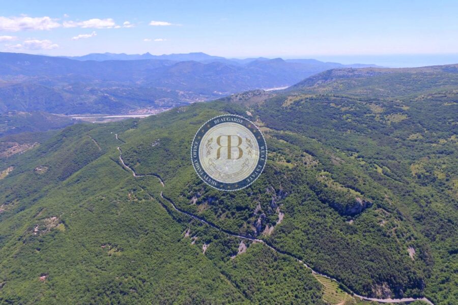 Maison à vendre à Le Broc — Vue montagne — photo 29