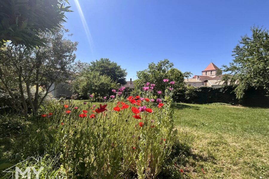 Maison à vendre à Saint-Méard-de-Gurçon — Vue parc & jardin — photo 15
