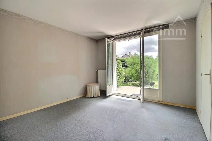 Maison à vendre à Joué-lès-Tours — Vue parc & jardin — photo 12
