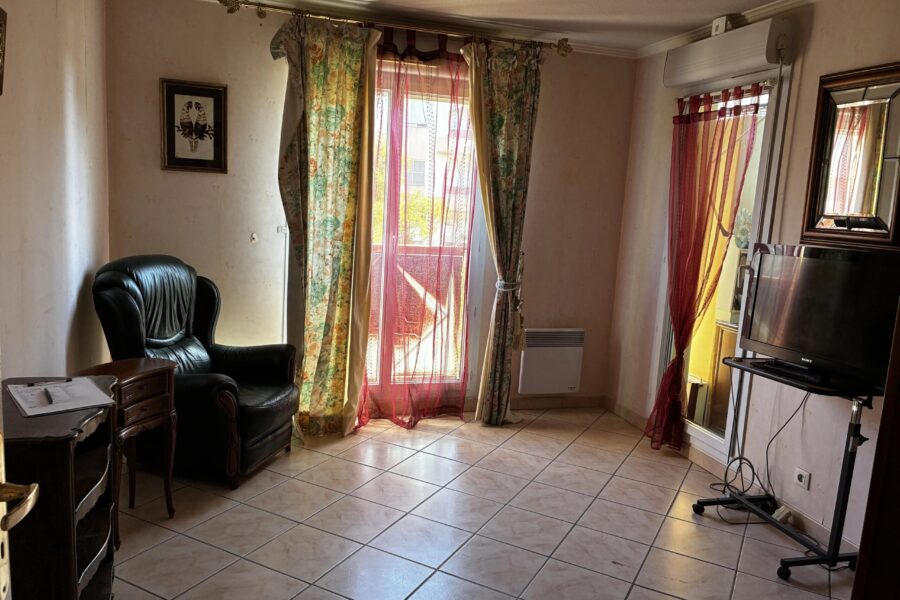 Appartement à vendre à Saint-Raphaël — Vue sur la ville — photo 8