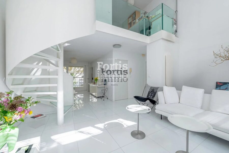 Appartement à vendre à Paris 20e arrondissement — Vue sur la ville — photo 2