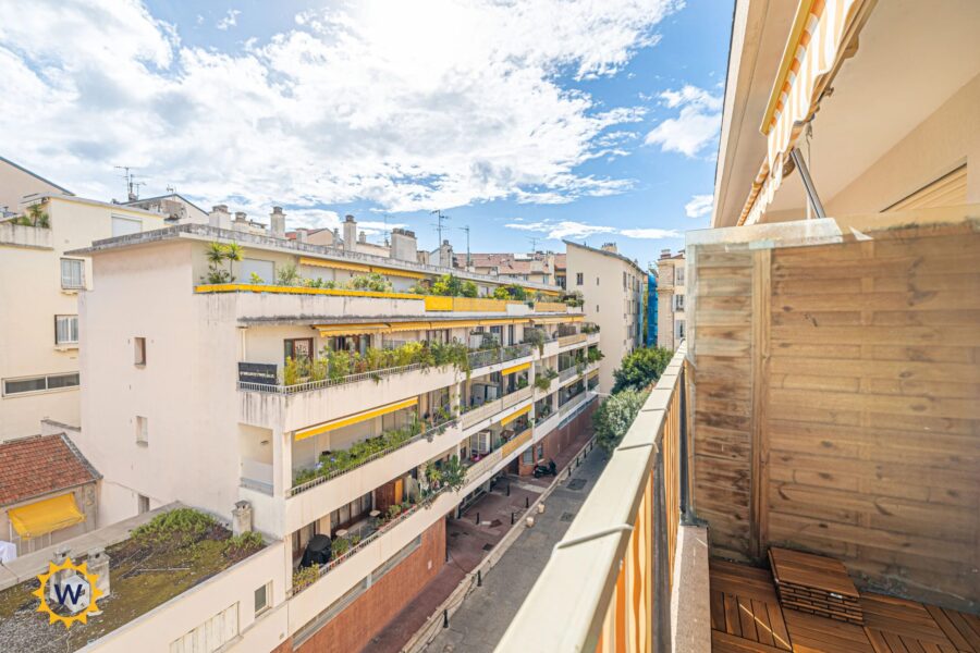 Appartement à vendre à Nice — Vue sur la ville — photo 1