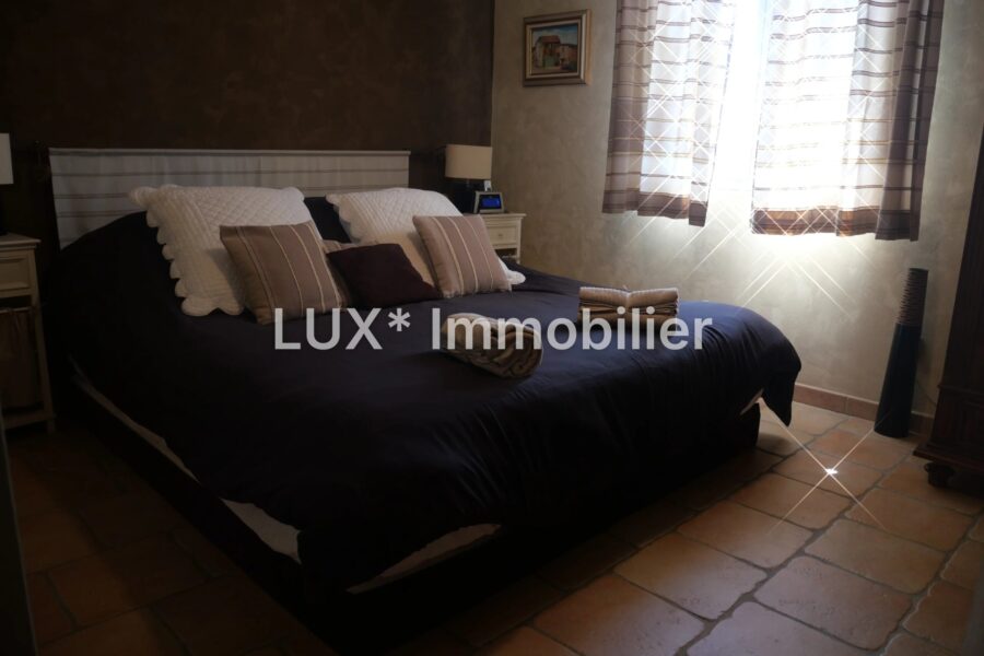 Maison à vendre à Saint-Rémy-de-Provence — Vue parc & jardin — photo 13