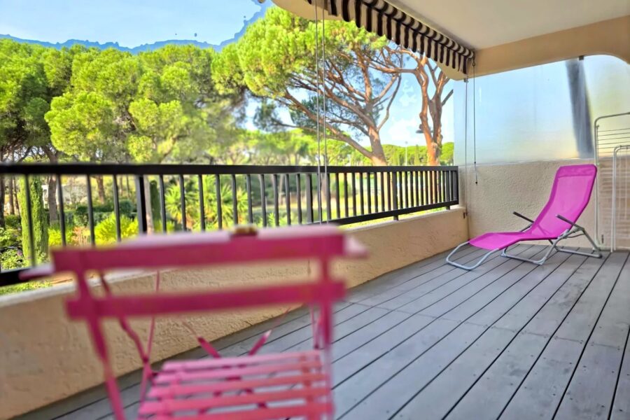 Appartement à vendre à Saint-Raphaël — Vue parc & jardin — photo 2