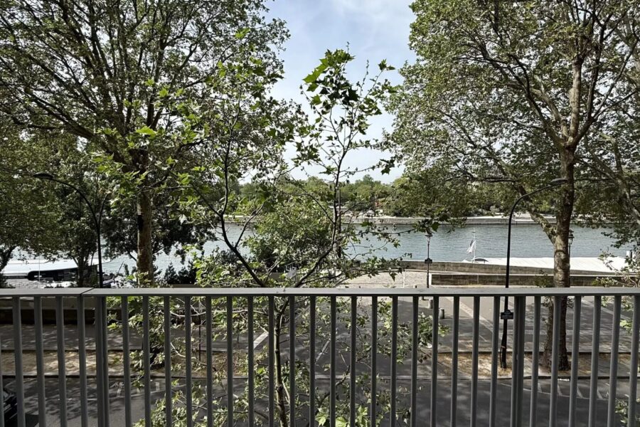 Appartement à vendre à Paris 4e arrondissement — Vue fleuve — photo 1