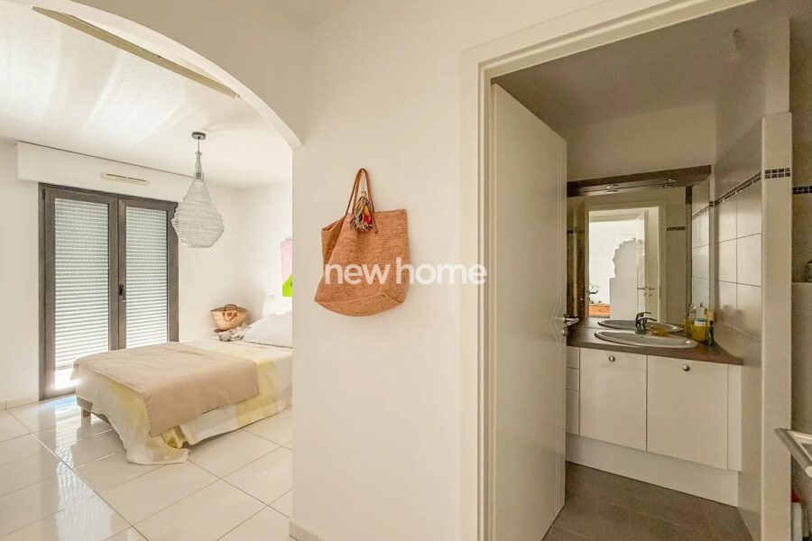 Appartement à vendre à Saint-Raphaël — Vue montagne — photo 9