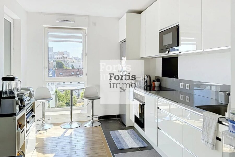 Appartement à vendre à Paris 13e arrondissement — Vue sur la ville — photo 5