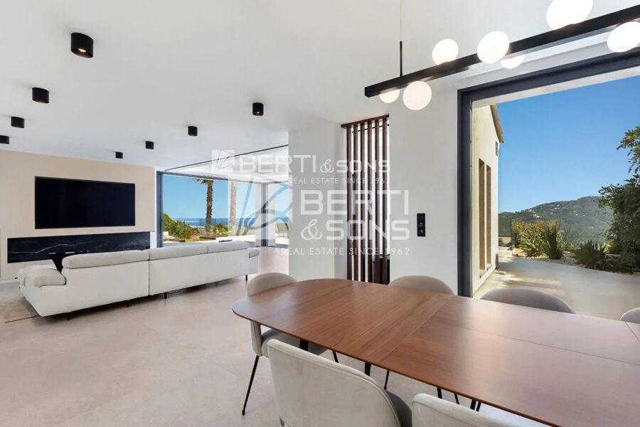 Maison à vendre à Les Adrets-de-l&rsquo;Estérel — Vue mer — photo 7