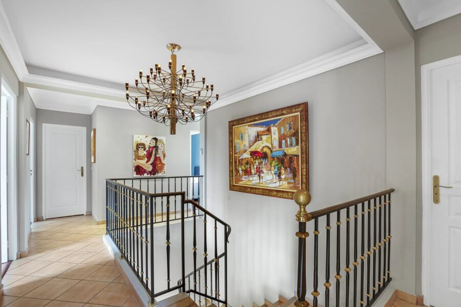 Maison à vendre à Draguignan — Vue parc & jardin — photo 6
