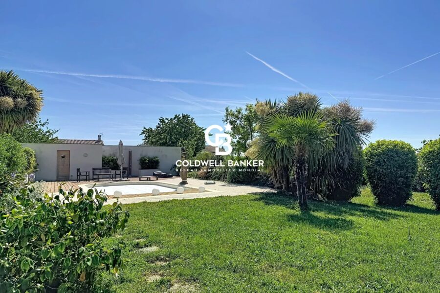 Maison à vendre à Saint-Georges-des-Coteaux — Vue parc & jardin — photo 15