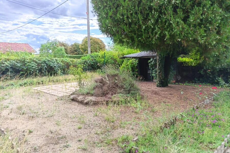 Appartement à vendre à Auzat-la-Combelle — Vue parc & jardin — photo 1
