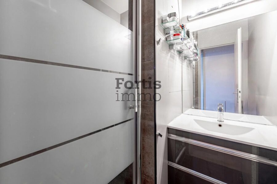 Appartement à vendre à Issy-les-Moulineaux — Vue sur la ville — photo 16