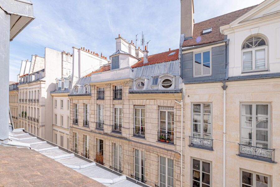 Appartement à vendre à Paris 1er arrondissement — Vue sur la ville — photo 1