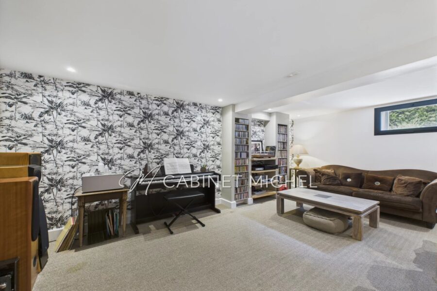 Maison à vendre à Roquefort-les-Pins — Vue parc & jardin — photo 12