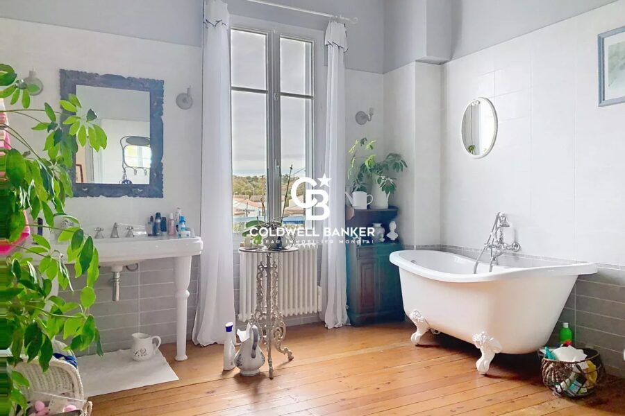 Maison à vendre à Fouras — Vue parc & jardin — photo 4