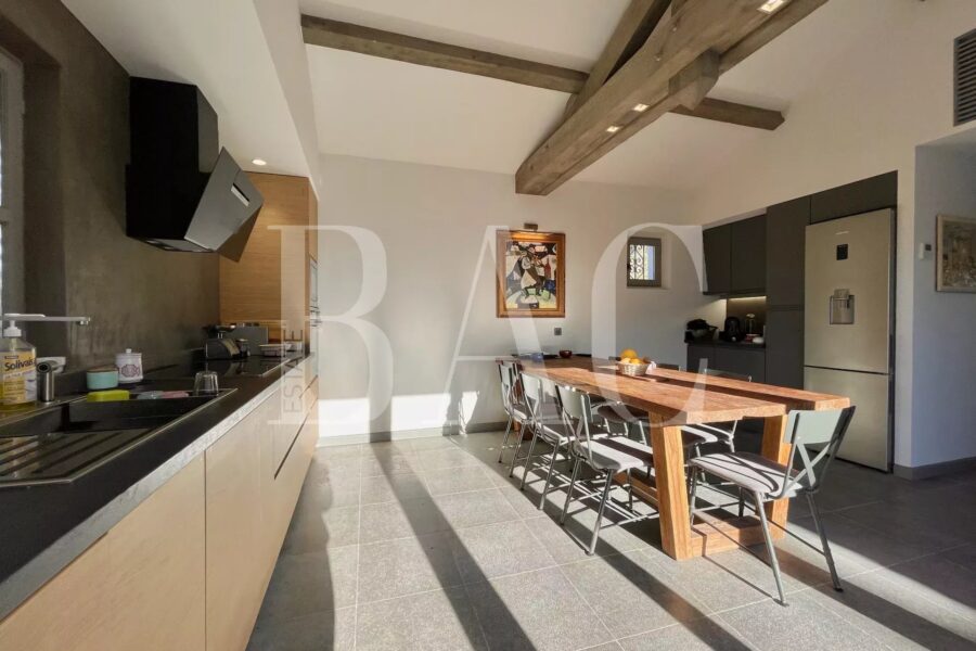 Maison à vendre à Sainte-Maxime — Vue parc & jardin — photo 5