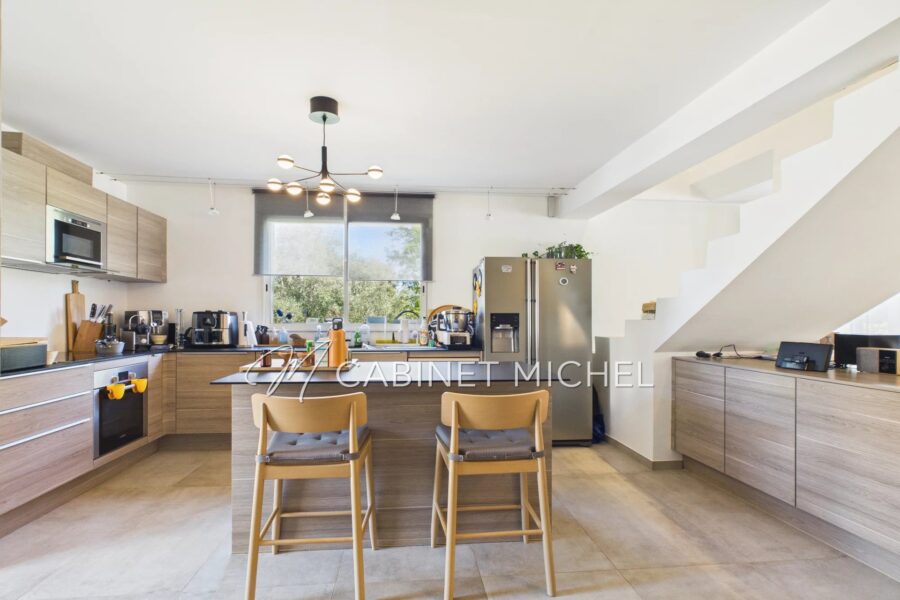 Maison à vendre à Le Rouret — Vue parc & jardin — photo 9