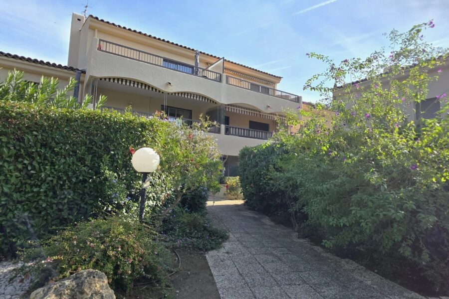 Appartement à vendre à Saint-Raphaël — Vue parc & jardin — photo 7