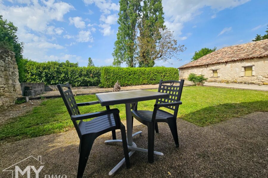 Maison à vendre à Les Lèves-et-Thoumeyragues — Vue montagne — photo 13