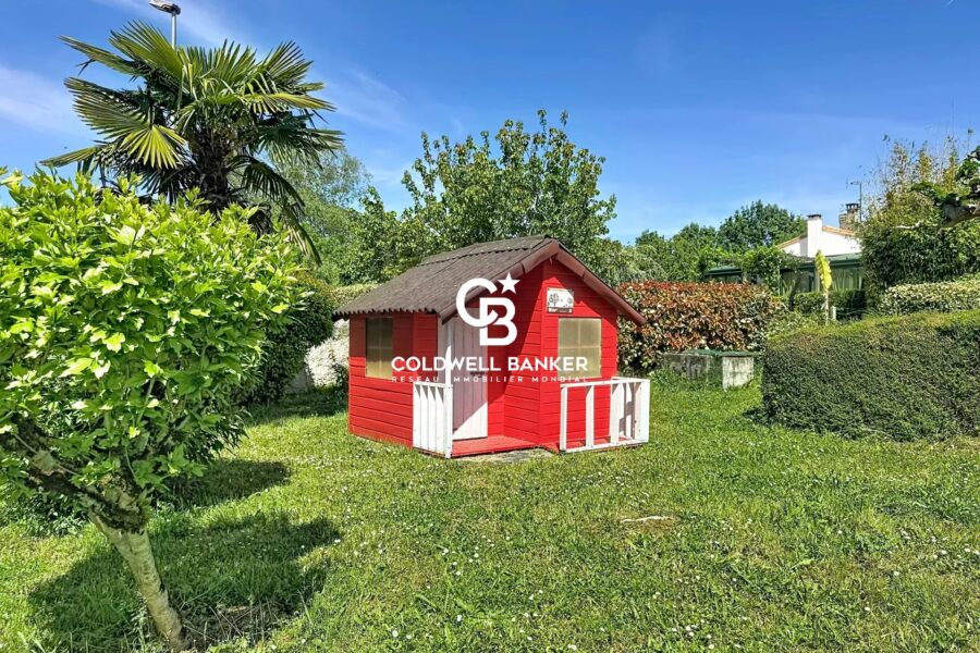 Maison à vendre à Saint-Georges-des-Coteaux — Vue parc & jardin — photo 16