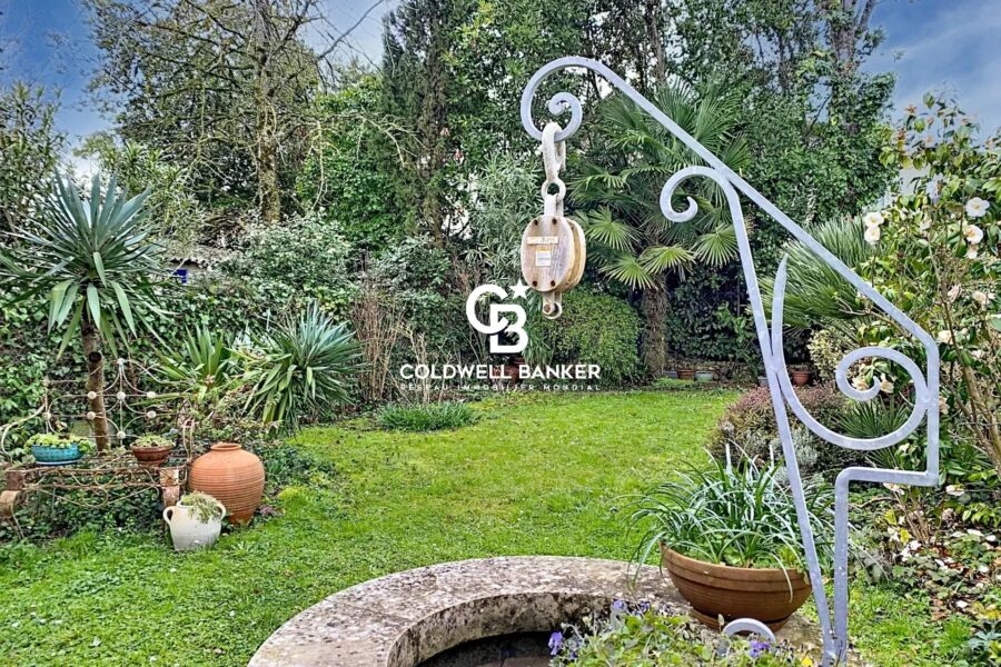 Maison à vendre à Fouras — Vue parc & jardin — photo 1