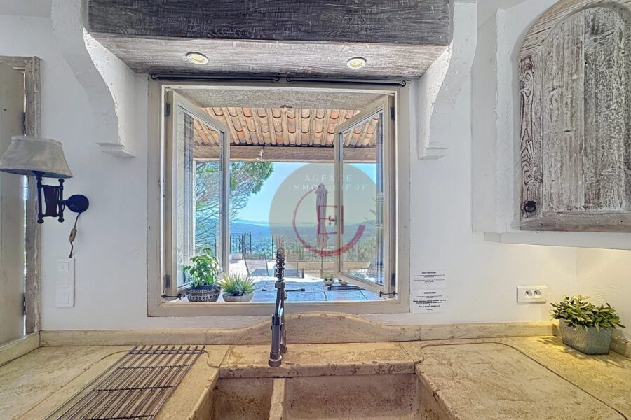 Maison à vendre à Les Adrets-de-l&rsquo;Estérel — Vue mer — photo 9