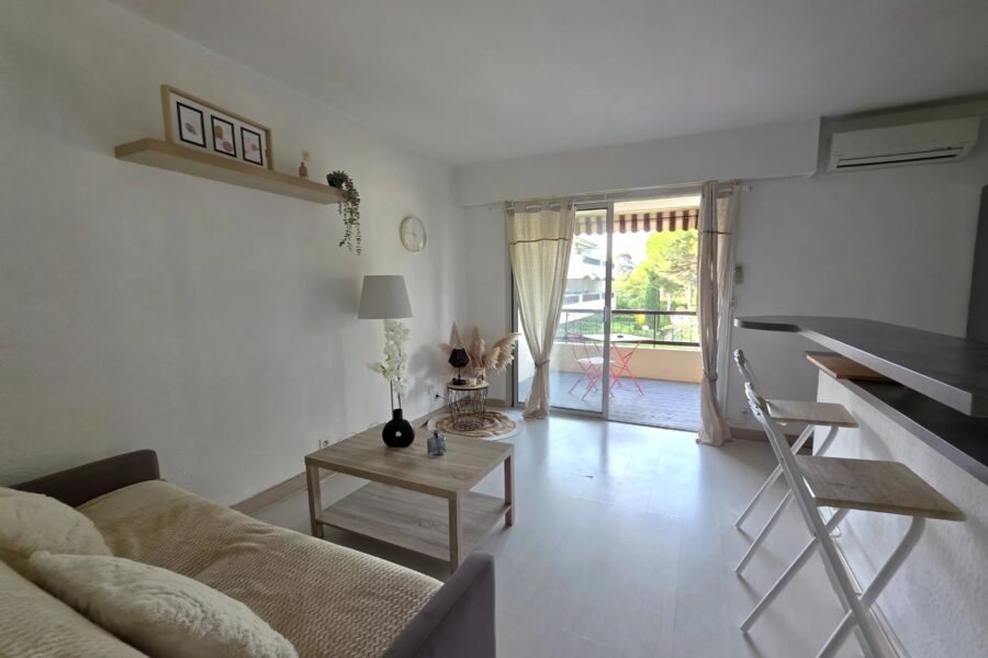 Appartement à vendre à Saint-Raphaël — Vue parc & jardin — photo 4