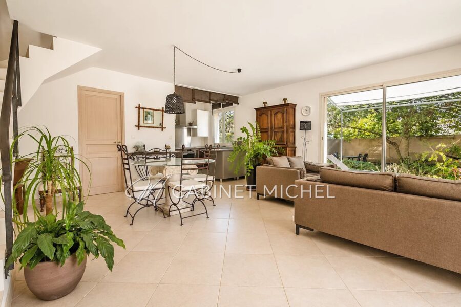 Maison à vendre à Roquefort-les-Pins — Vue parc & jardin — photo 13