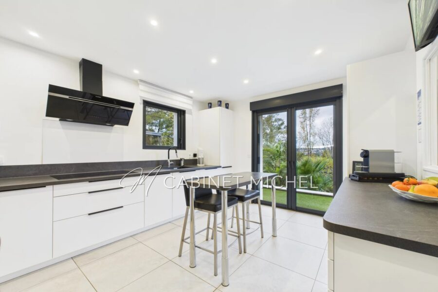 Maison à vendre à Grasse — Vue montagne — photo 9