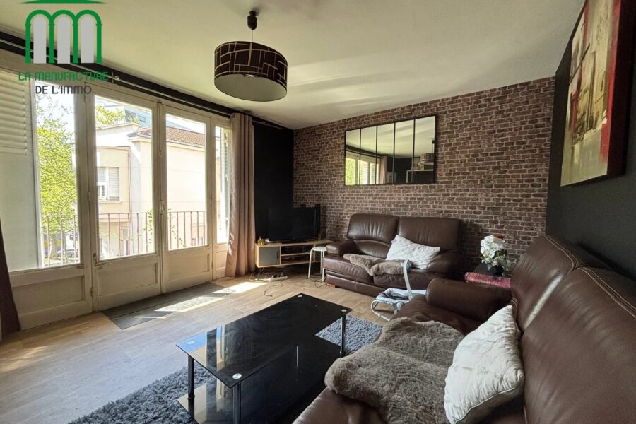 Appartement à vendre à Saint-Étienne — Vue sur la ville — photo 2