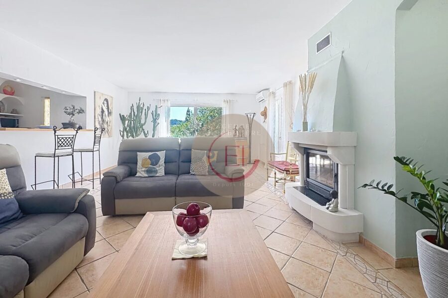 Maison à vendre à Les Adrets-de-l&rsquo;Estérel — Vue montagne — photo 8