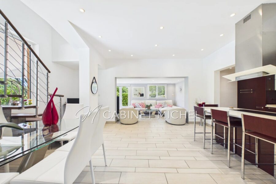 Maison à vendre à Roquefort-les-Pins — Vue dégagée — photo 6