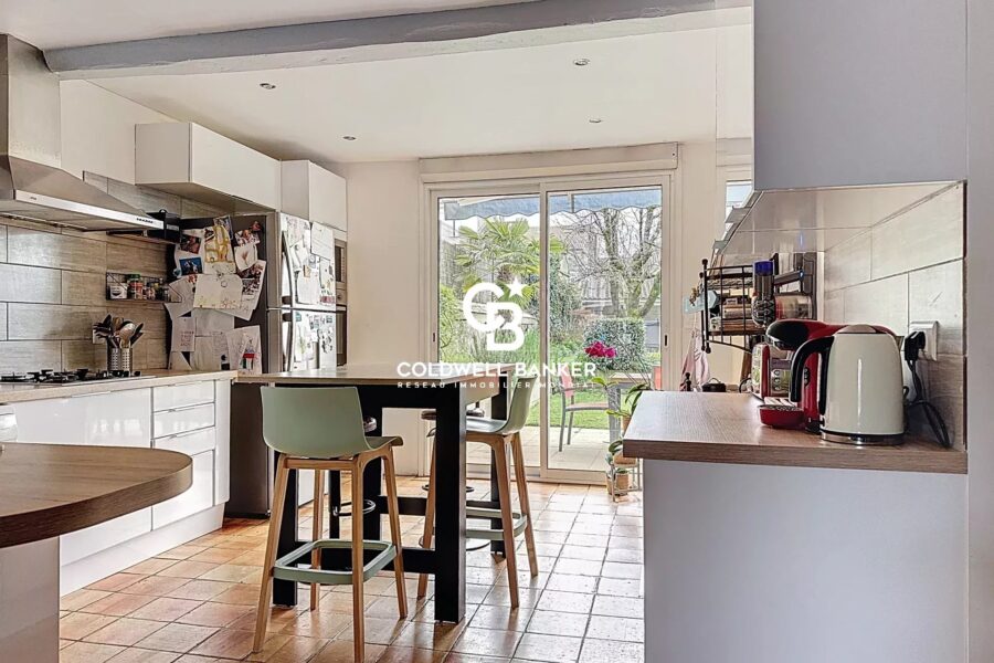 Maison à vendre à Pons — Vue parc & jardin — photo 2