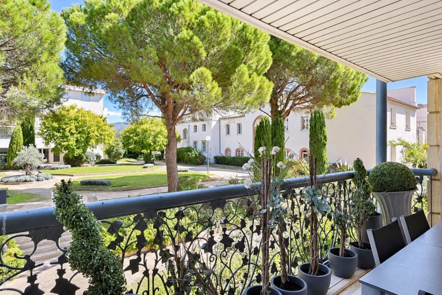 Appartement à vendre à Marseille 8e arrondissement — Vue parc & jardin — photo 1