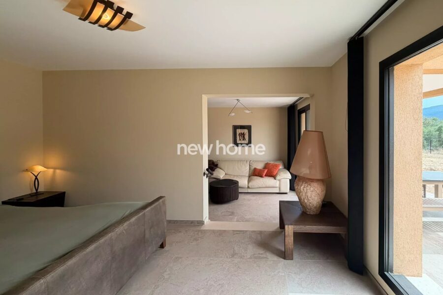 Maison à vendre à La Garde-Freinet — Vue montagne — photo 14