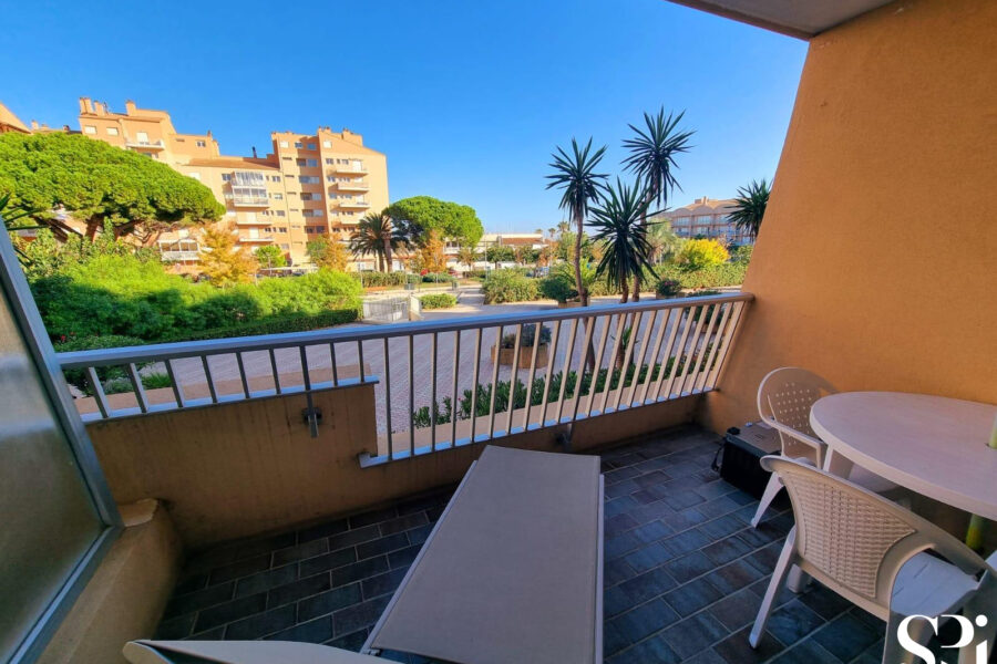 Appartement à louer à Hyères — Vue marina & port — photo 2