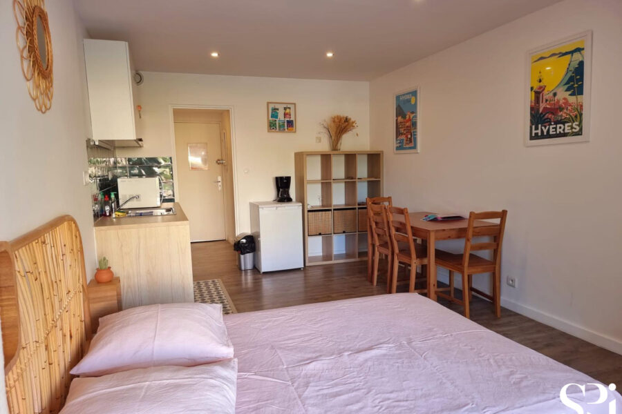 Appartement à louer à Hyères — Vue marina & port — photo 13