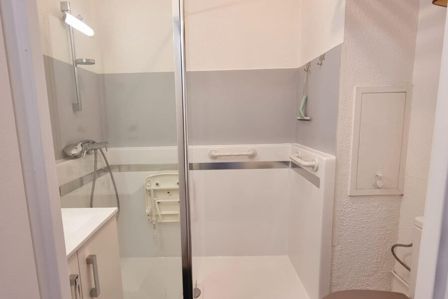 Appartement à louer à Hyères — Vue marina & port — photo 8