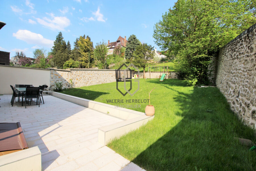 Maison à vendre à Chennevières-sur-Marne — Vue sur la ville — photo 4