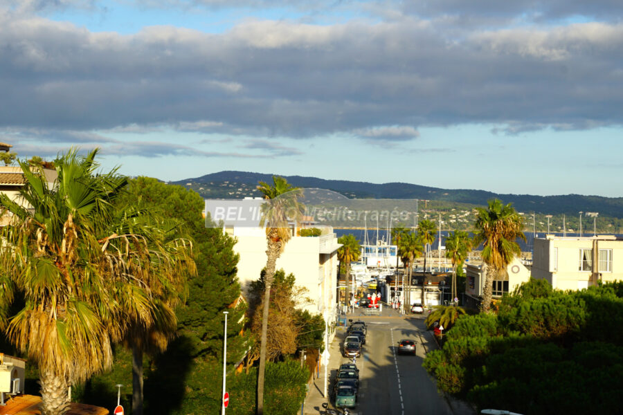 Appartement à vendre à Cavalaire-sur-Mer — Vue mer — photo 1