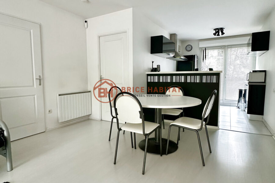Appartement à louer à Villeneuve-d&rsquo;Ascq — Vue parc & jardin — photo 2