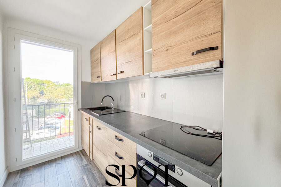 Appartement à vendre à Marseille 14e arrondissement — Vue sur la ville — photo 5