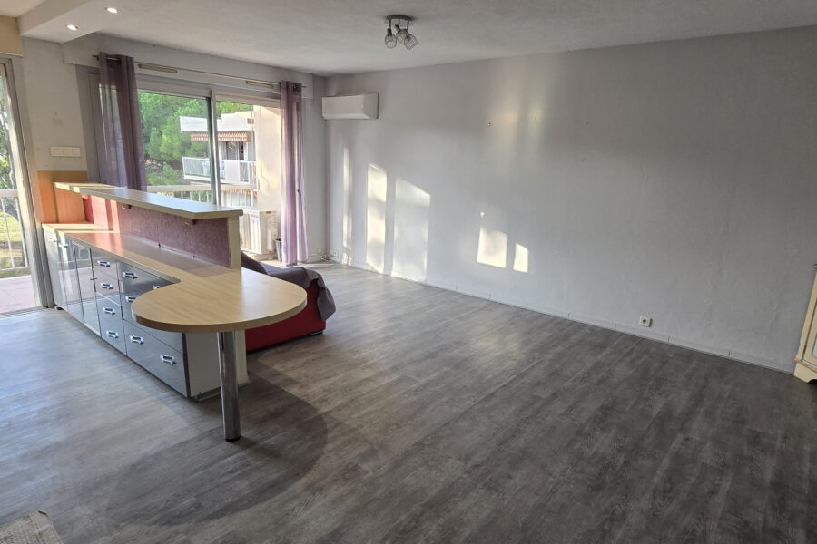 Appartement à vendre à Antibes — Vue mer — photo 2