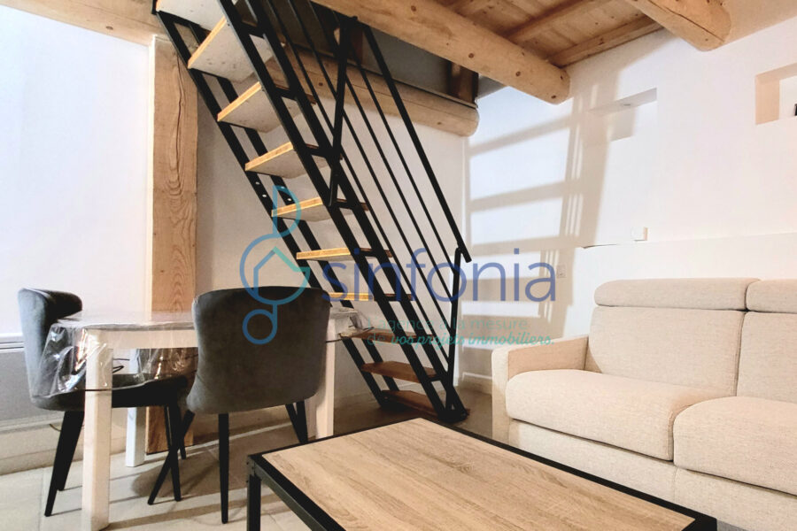 Appartement à vendre à Saint-Quentin-la-Poterie — Vue sur la ville — photo 4
