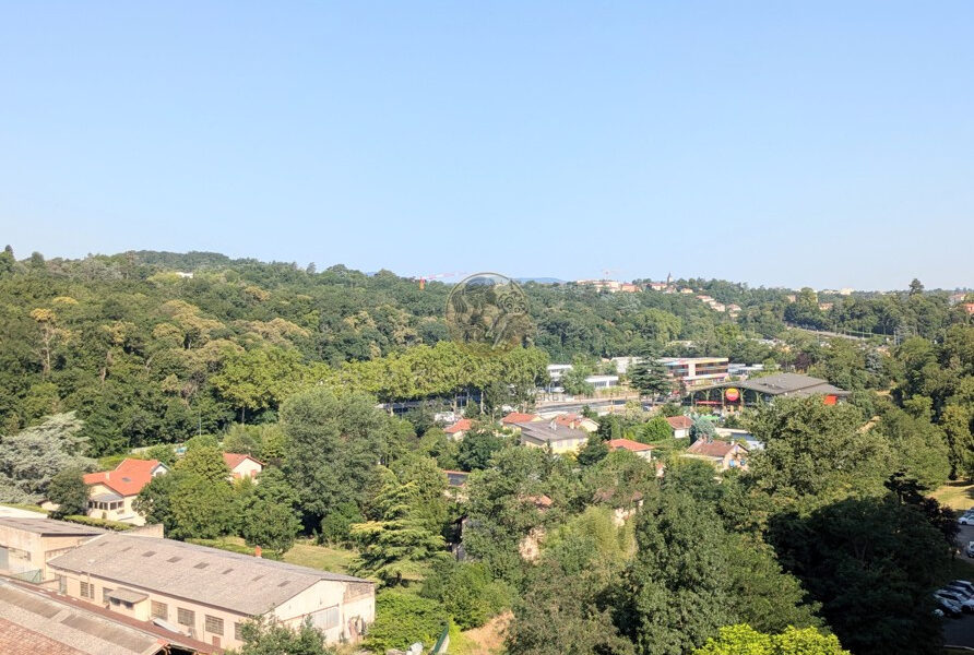 Appartement à vendre à Sainte-Foy-lès-Lyon — Vue nature — photo 1