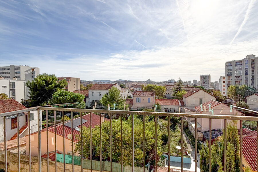Appartement à vendre à Marseille 14e arrondissement — Vue sur la ville — photo 1