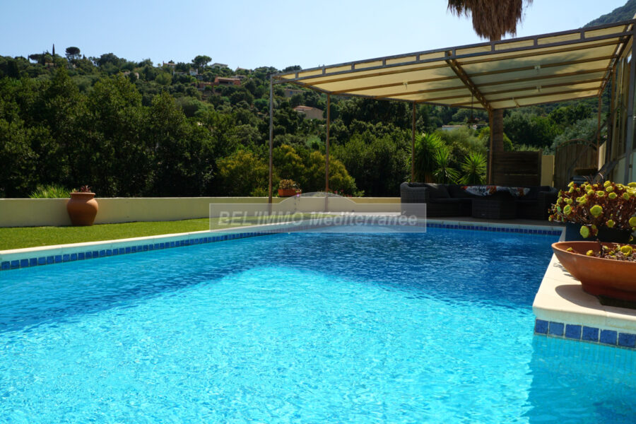 Maison à vendre à Cavalaire-sur-Mer — Vue nature — photo 1